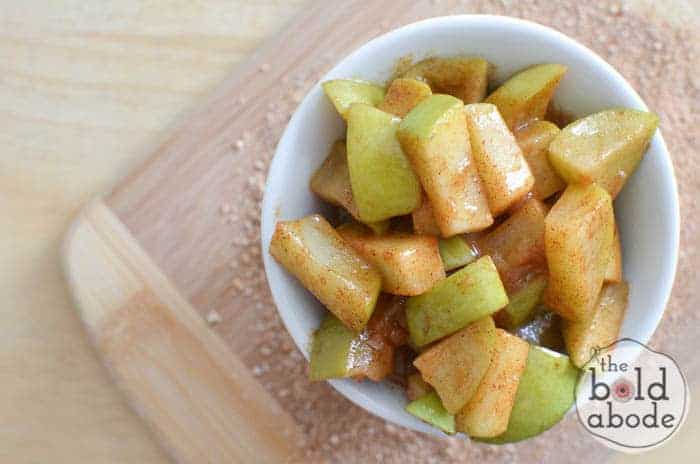 Quick and Easy Microwaved Cinnamon Apples